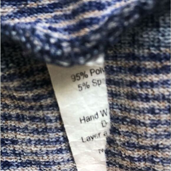 Akira Cropped Hoodie Size Medium - Picture 5 of 5